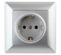 Розетка двойная ЭРА Intro Solo Schuko 2X2P+E 16A 250V со шторками серебро 4-206-03 Б0043342